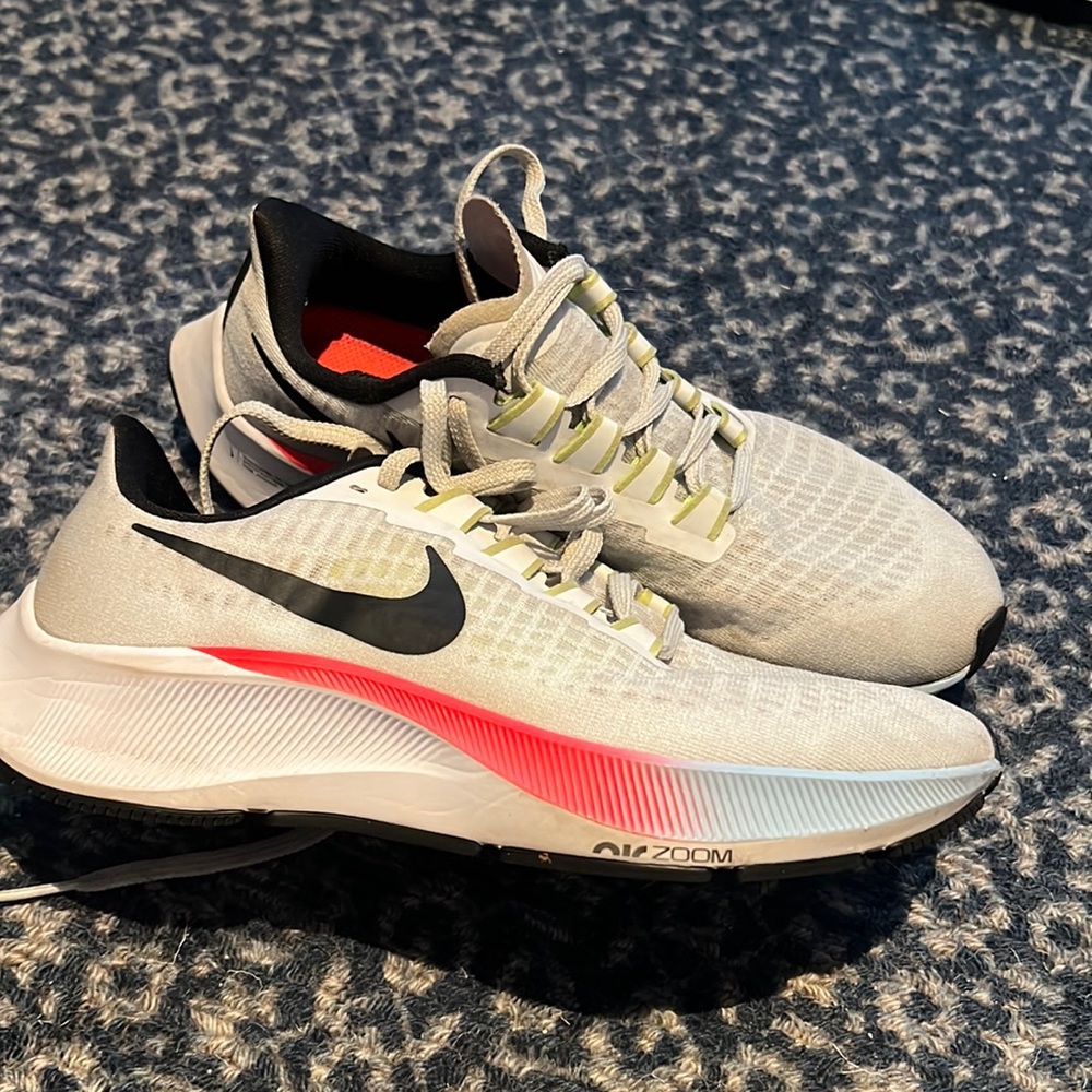 Nike Zoom Pegasus 37 size 6